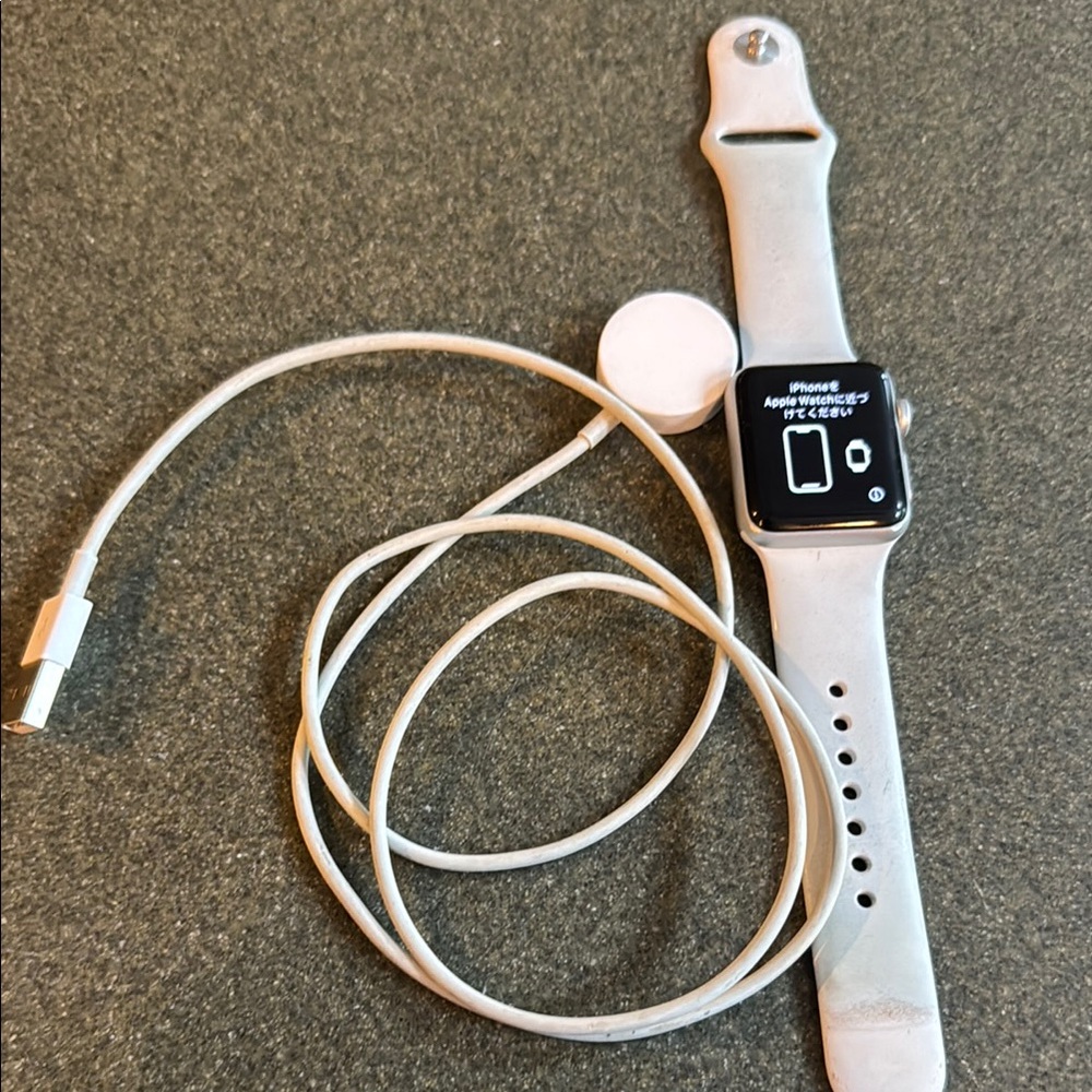 Apple White Smartwatch Series 3 38 mm